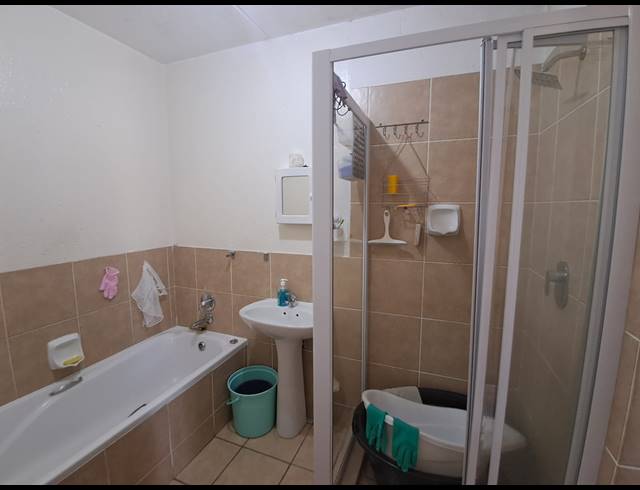2 BEDROOM SECTIONAL TITLE FOR SALE IN COMET